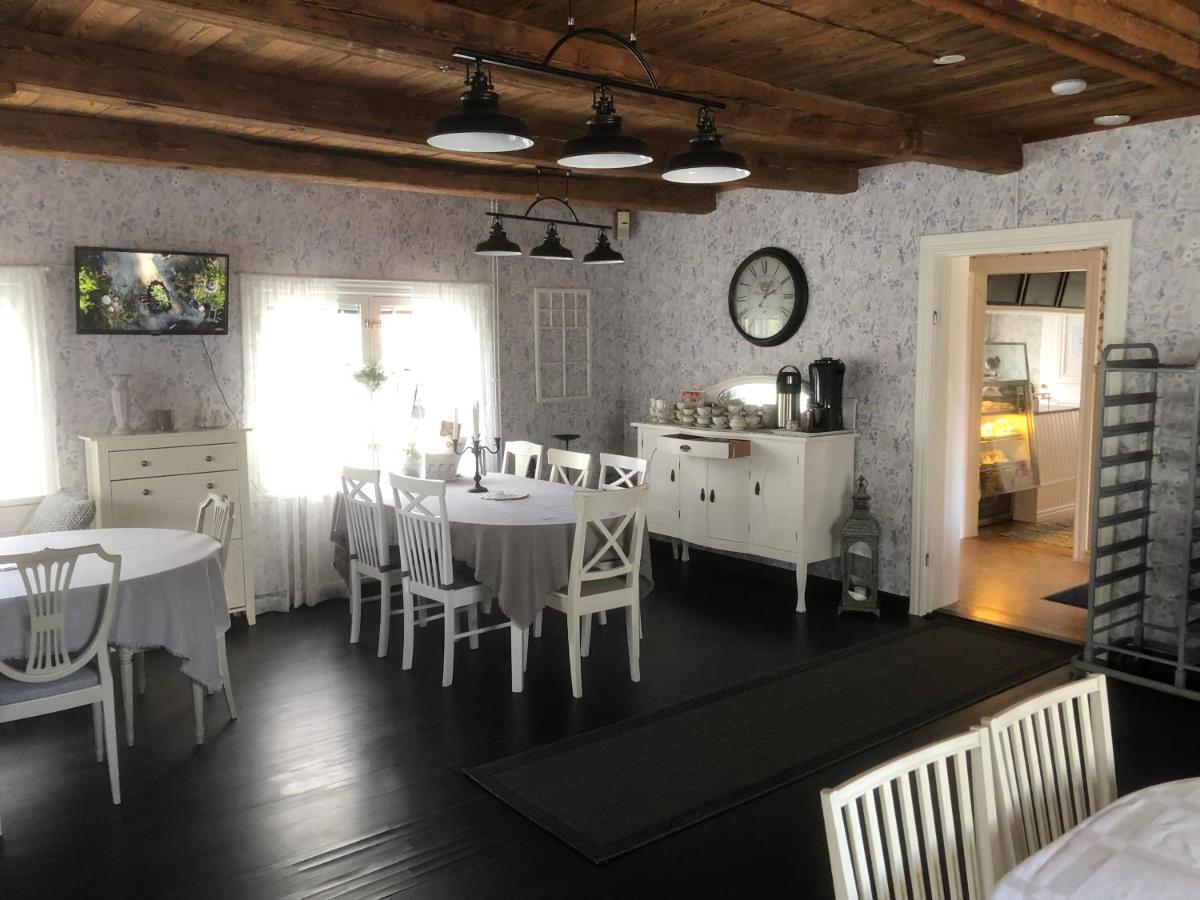 Bredsjoe Gamla Herrgard White Dream Mansion Hällefors Exterior foto