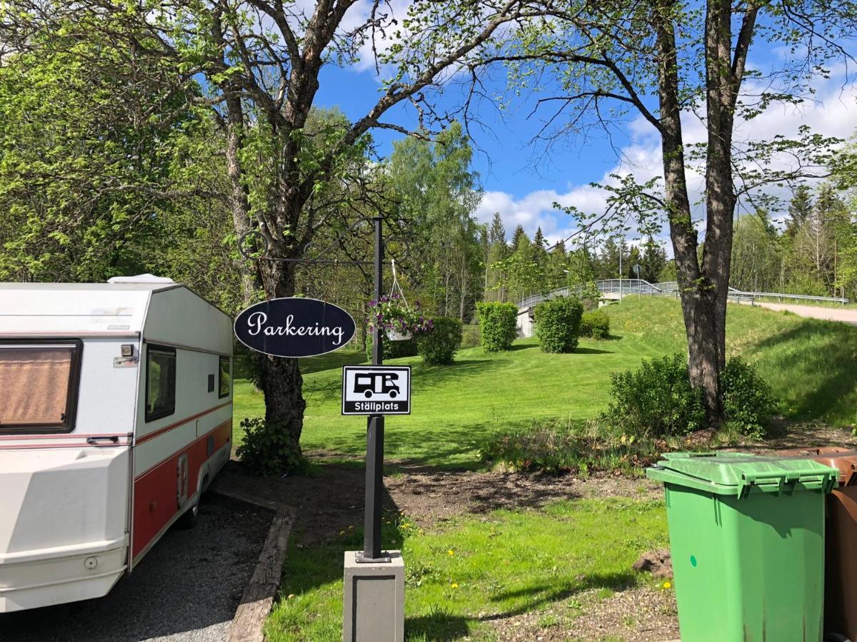 Bredsjoe Gamla Herrgard White Dream Mansion Hällefors Exterior foto